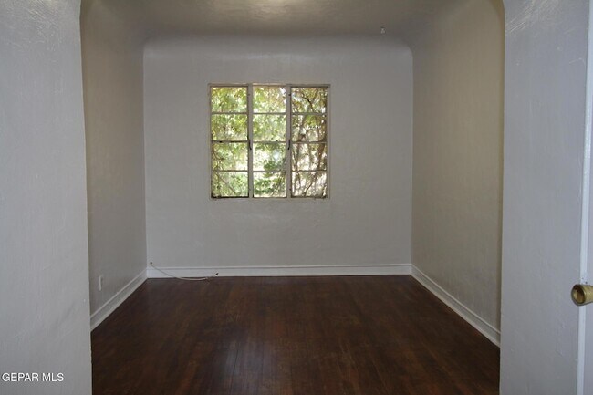 Building Photo - 3315 Sacramento Ave