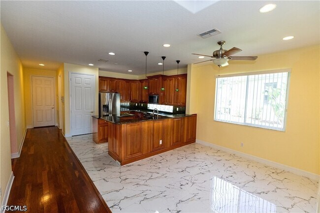 Building Photo - 8789 Paseo De Valencia St