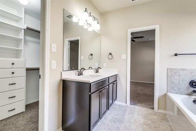 Building Photo - 11629 Champion Creek Dr