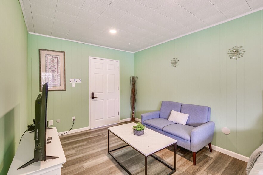 Building Photo - 2854 Rhoades Rd