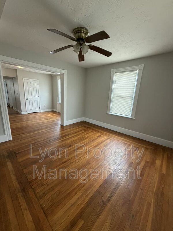 Building Photo - 318 Paradis Ave