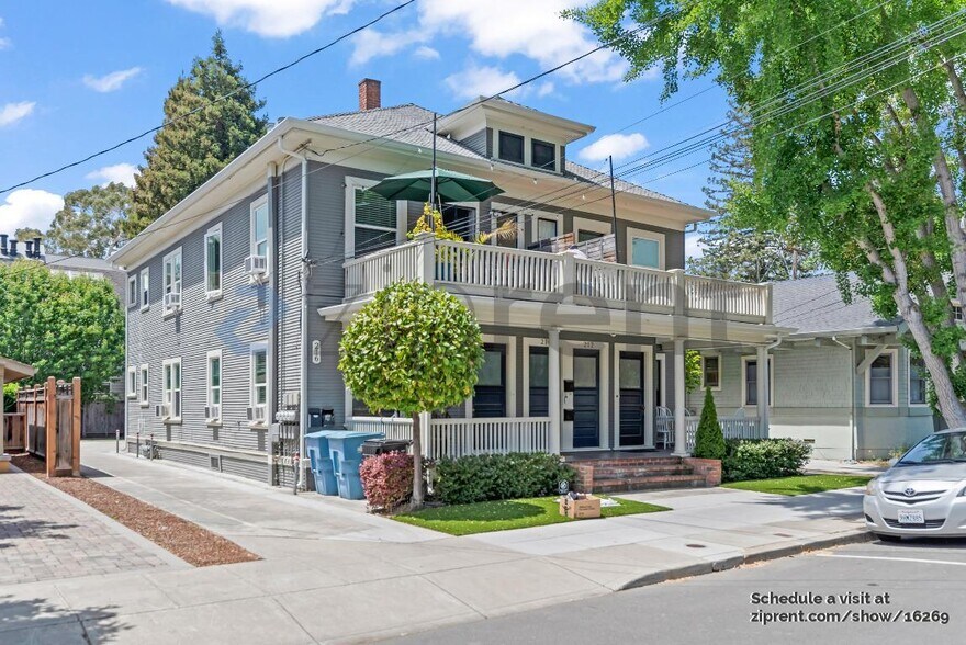 Primary Photo - 212 Emerson St