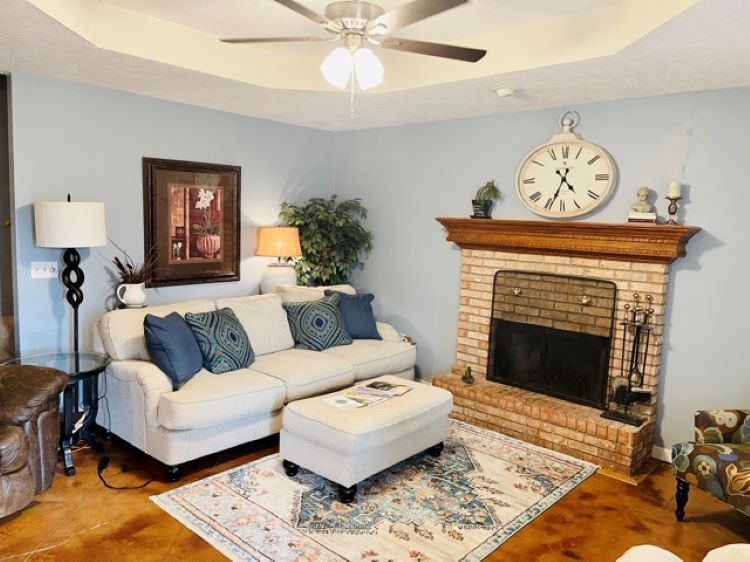 Building Photo - 102 Riverbend Dr