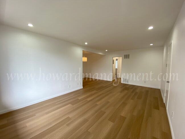 Building Photo - 1047 12th St