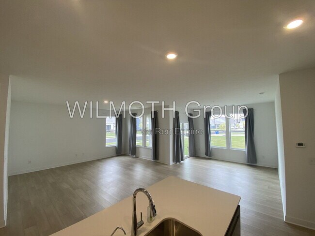 Building Photo - 5102 Astor Wy