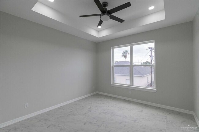 Building Photo - 5404 N Crown Point
