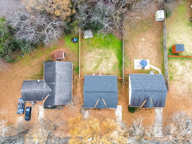 Building Photo - 420 Alpha St