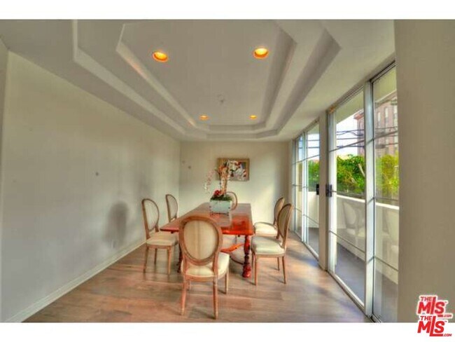 Building Photo - 1182 Wellesley Ave