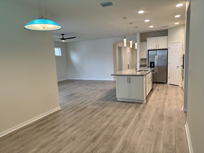 Building Photo - 5110 Levana St