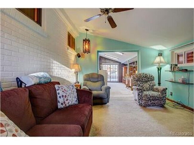 Building Photo - Updated clean and colorful 3 bed 2 bath ranch with a 2-Car garage!
