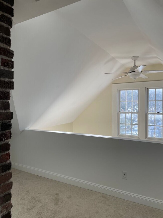 Building Photo - 3910-3912 Thomas Ave South