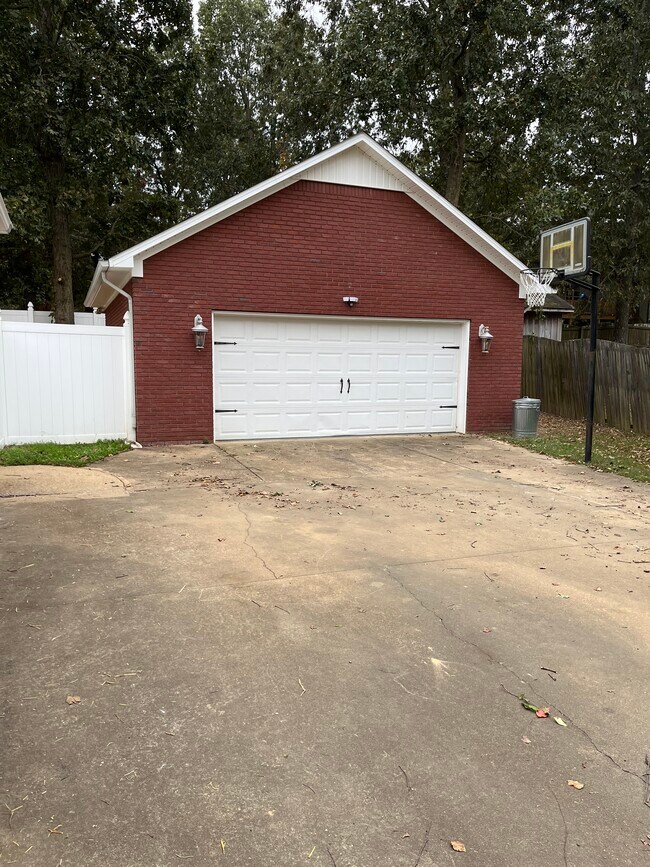 Building Photo - 115 Woodside Ln