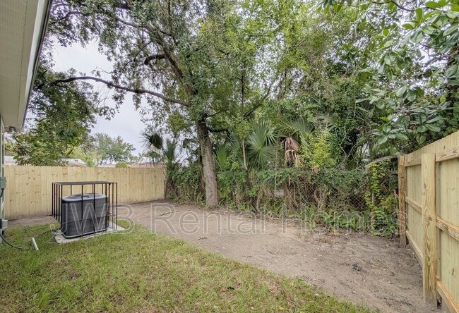 Building Photo - 1259 Bridier St
