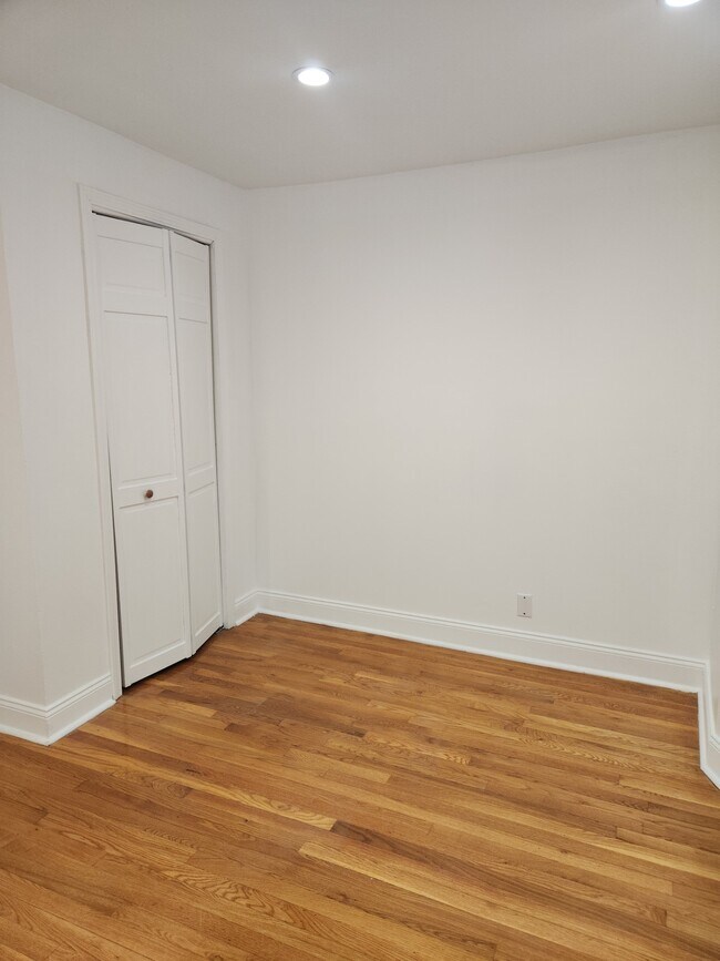 Building Photo - 82 Williams Ave