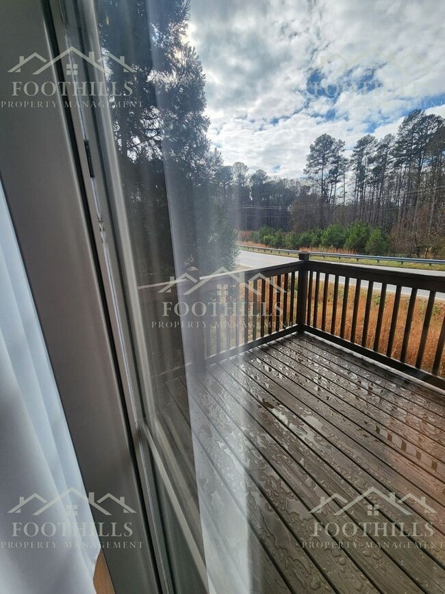 Building Photo - 6 Robert de Brus Cir