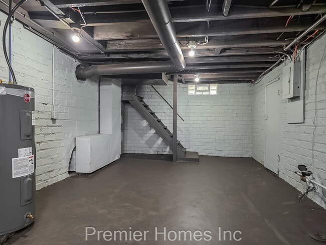 Building Photo - 3 Bed Home with Finished Attic & Hardwood Floors – $1,495/mo