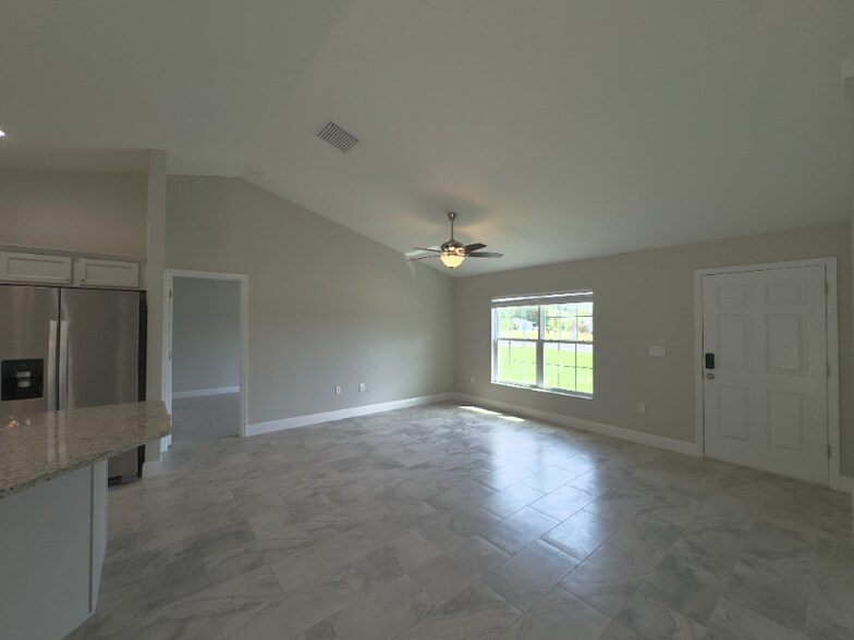 Building Photo - 13682 SW 40th Ave Rd