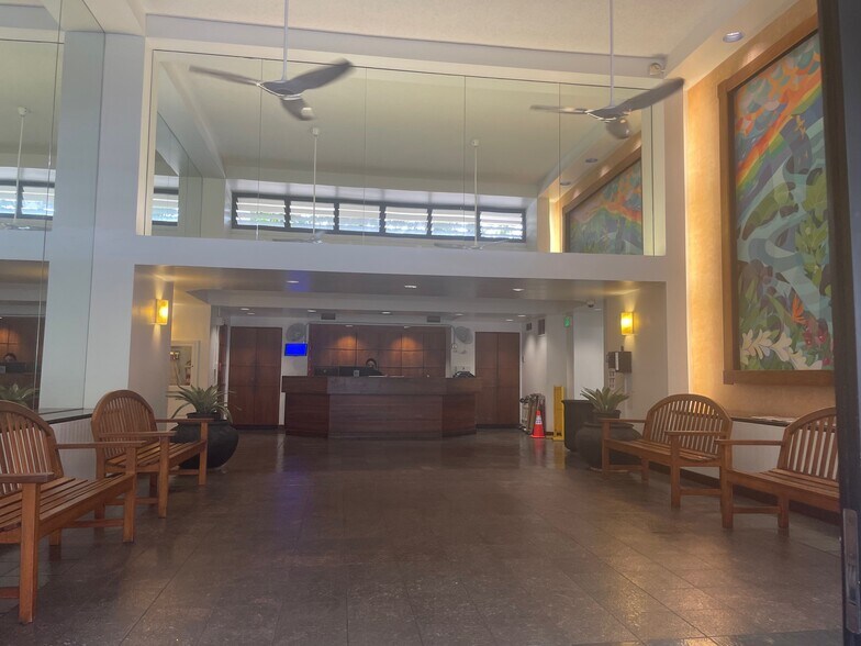 Lobby - 55 S Kukui St