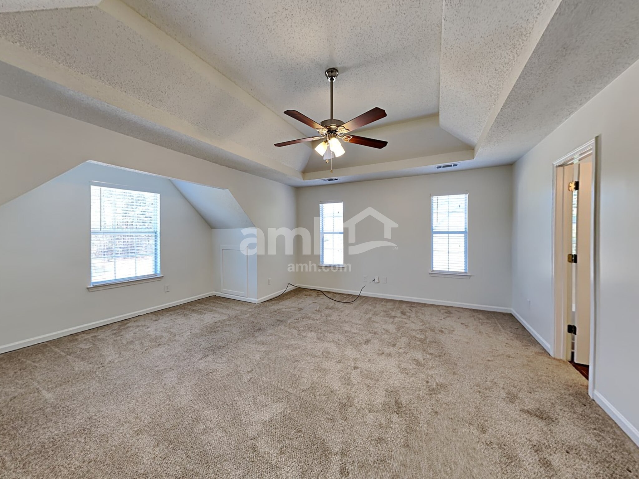 Building Photo - 227 Penny Ln