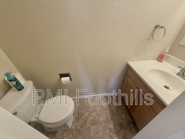 Building Photo - 8788 Chase Dr