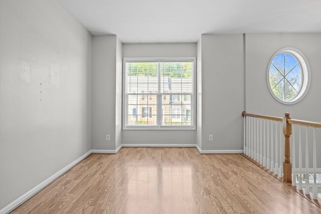 Building Photo - Spacious 3 Story Townhome Located in the Heart Raleigh! Available Now!