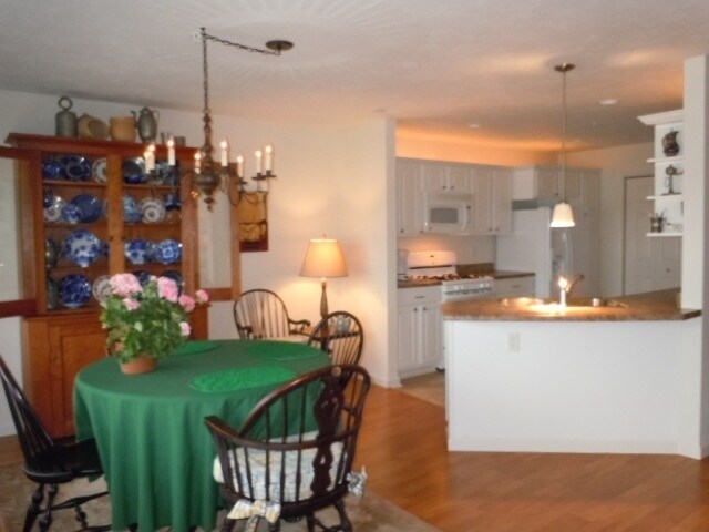 Interior Photo - 125 Donats Brow Ln