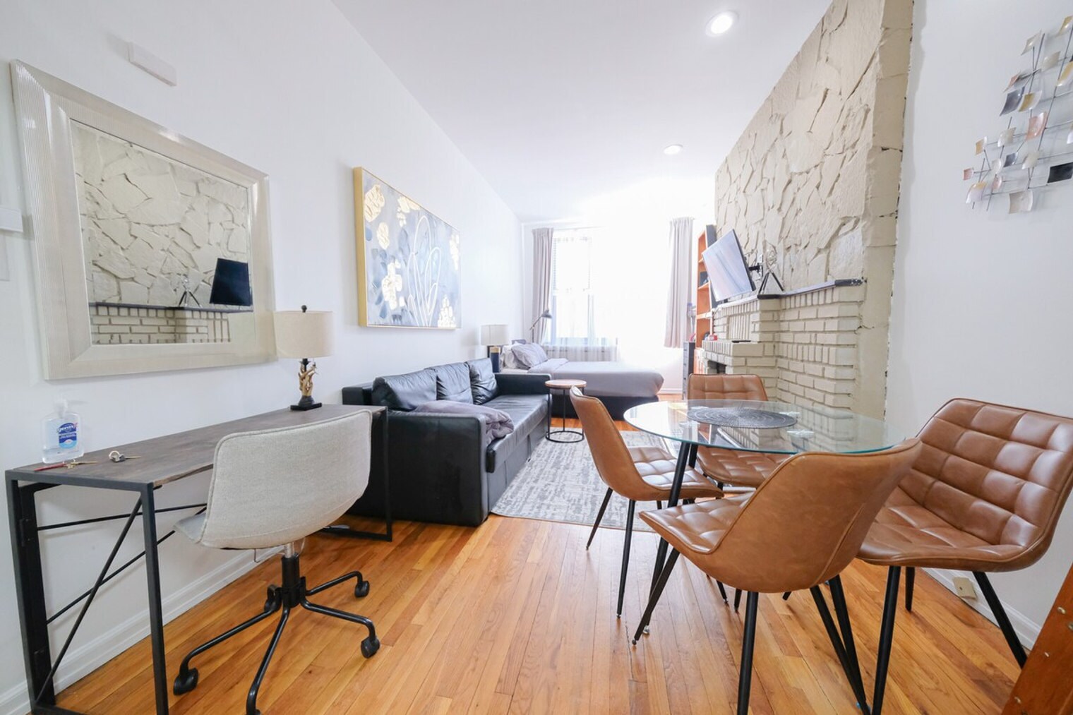 Building Photo - 32 W 86th St