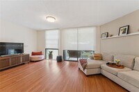 Building Photo - 3101 N Country Club Dr