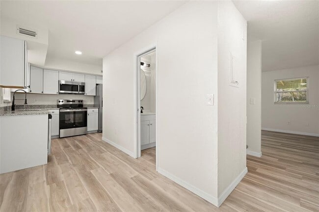 Building Photo - 14224 Village Terrace Dr