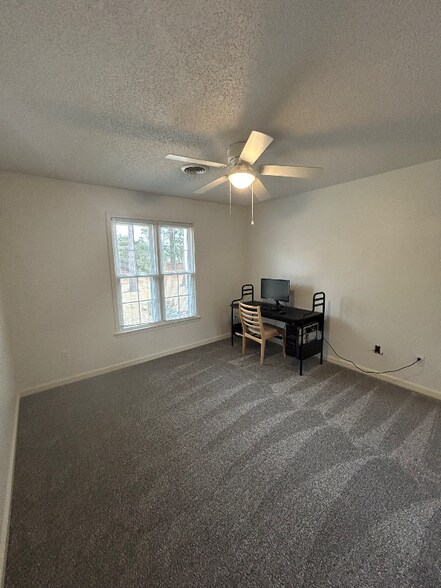 Building Photo - 3016 Weatherby Ct