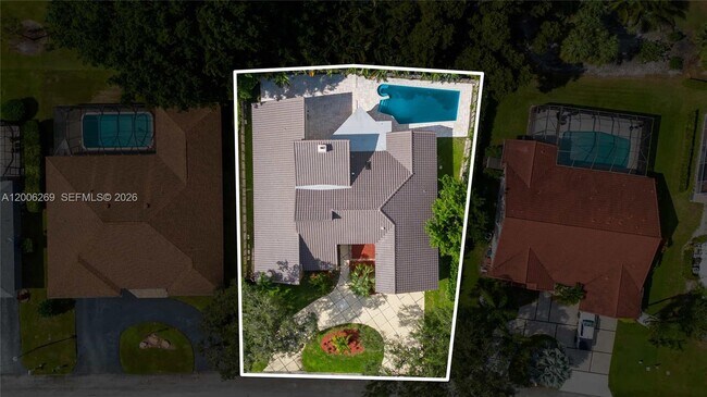 Building Photo - 8881 N Lake Dasha Dr