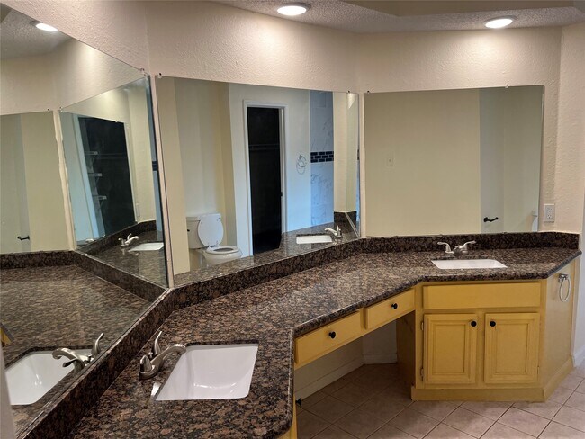 Building Photo - 12810 Ashford Meadow Dr