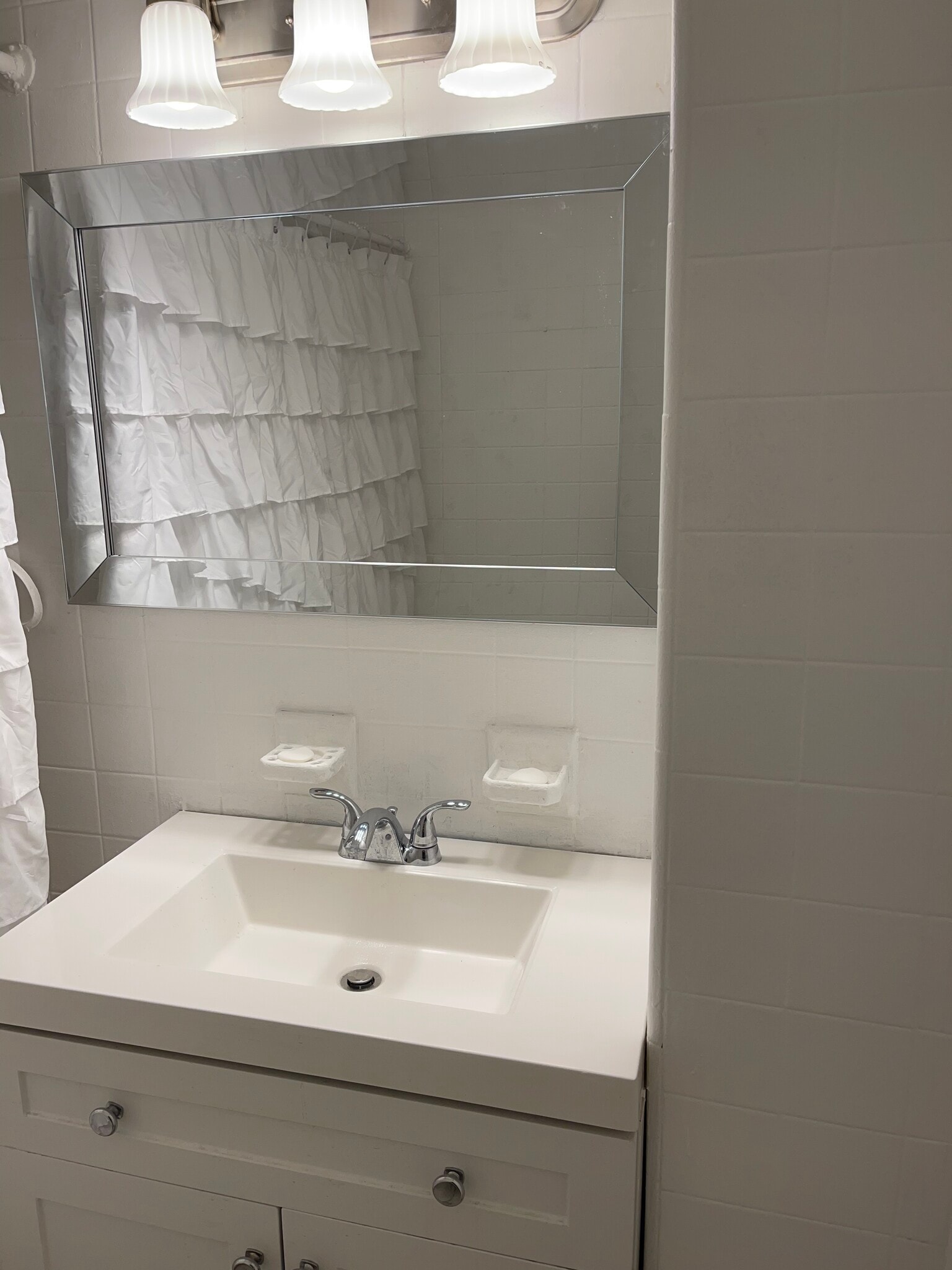 Building Photo - 1049 Avenue C