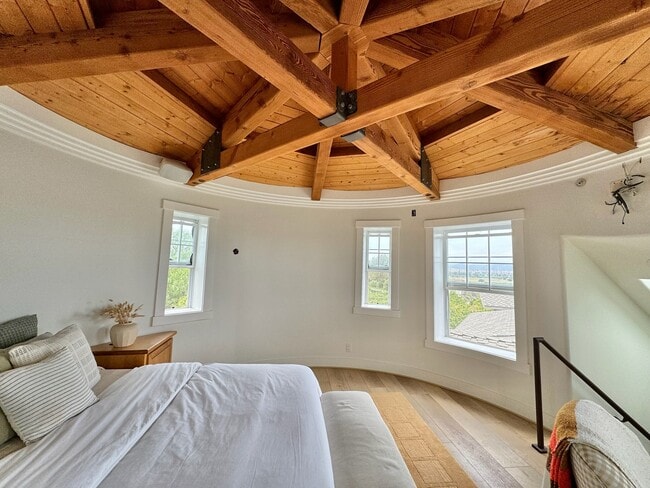 Building Photo - 3730 Roblar Ave