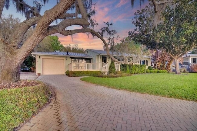 Building Photo - 812 East Blvd