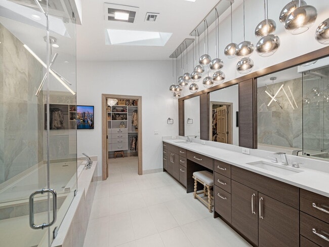 Building Photo - 3299 Bridgegate Dr