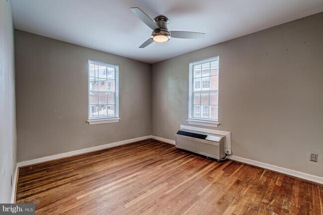 Building Photo - 109 E Glebe Rd