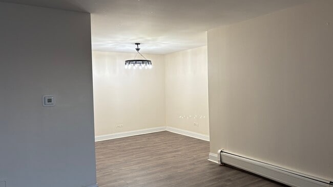 Building Photo - 9001 Golf Rd