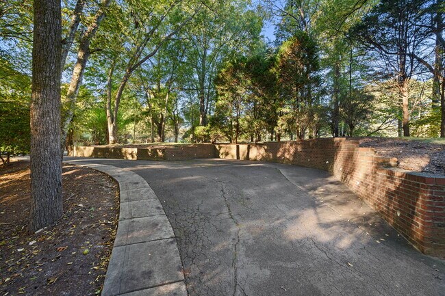 Building Photo - 7914 Gilead Rd