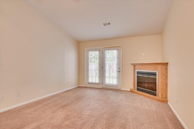 Building Photo - 8035 Reagan Cir