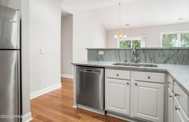 Building Photo - 2 Rockville Way