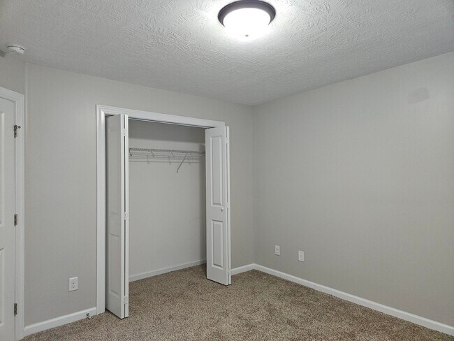Building Photo - 2074 Limerick Ct