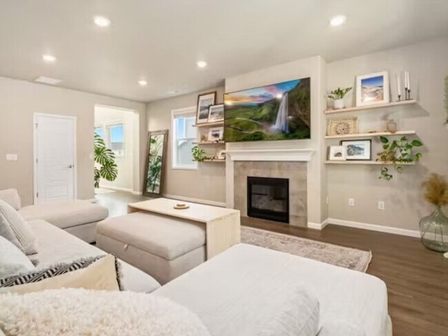 Building Photo - 4bd/2.5ba Covington House
