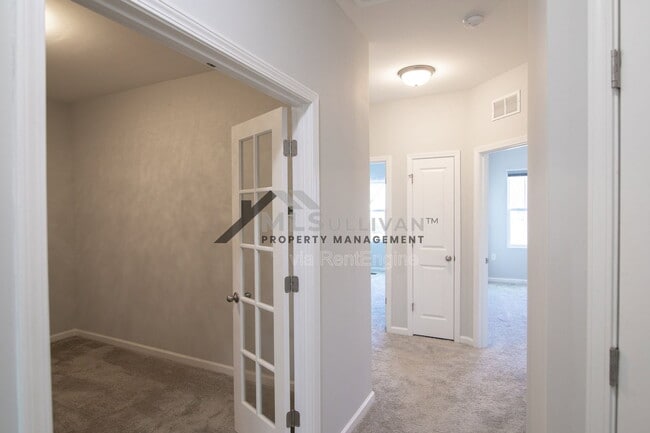 Building Photo - 425 Great Eno Path