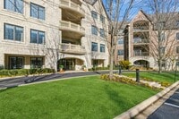 Building Photo - 1800 Amberley Ct