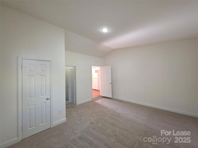 Building Photo - 412 Park Ave