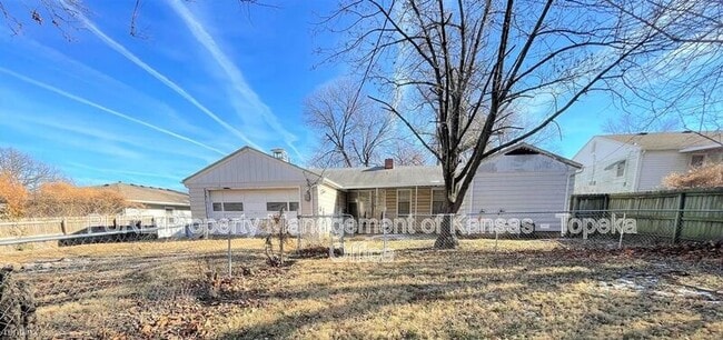 Building Photo - 2215 SE Kentucky Ave