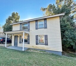 Building Photo - 2/1 Downtown Marianna Apartment