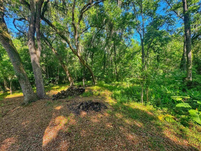 Building Photo - 5872 Pine Creek Dr