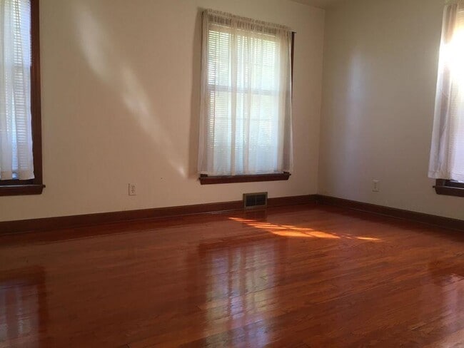 Building Photo - 205 S 65th St